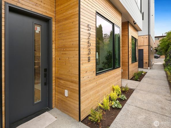 5253 B California Avenue SW, Seattle WA 98136