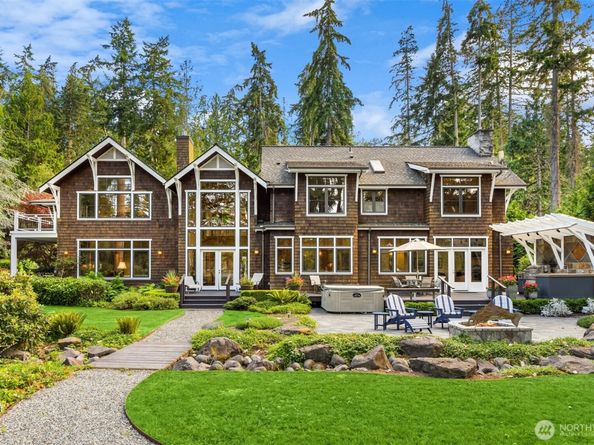 10374 Country Club Road, Bainbridge Island WA 98110