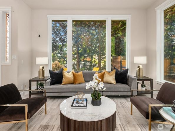 4600 Green Lake Way N, Seattle WA 98103