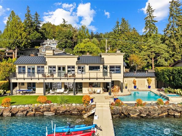 12705 Holmes Point Drive NE, Kirkland WA 98034