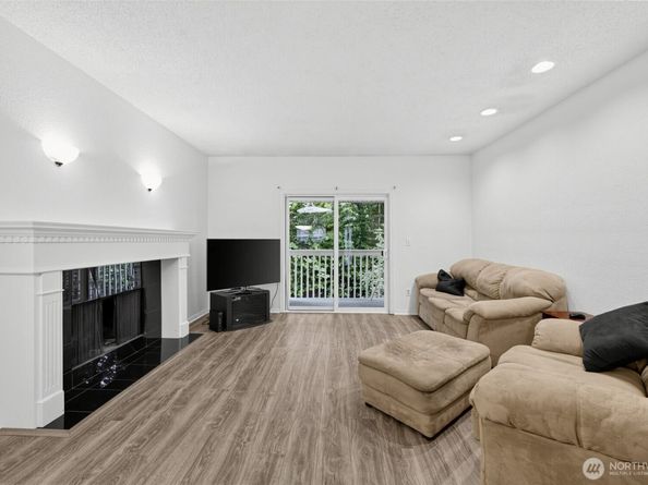 14445 NE 40th Street D101, Bellevue WA 98007