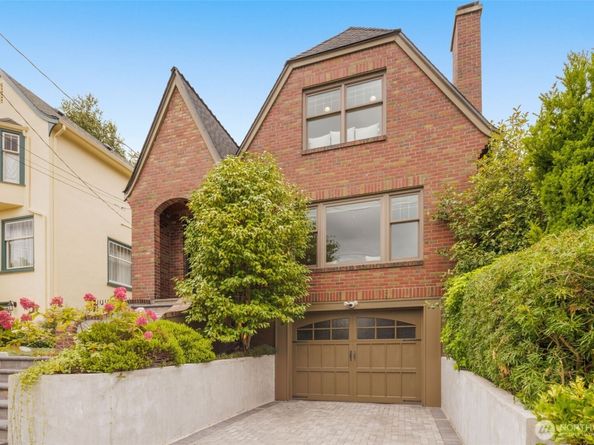 319 Smith Place, Seattle WA 98109