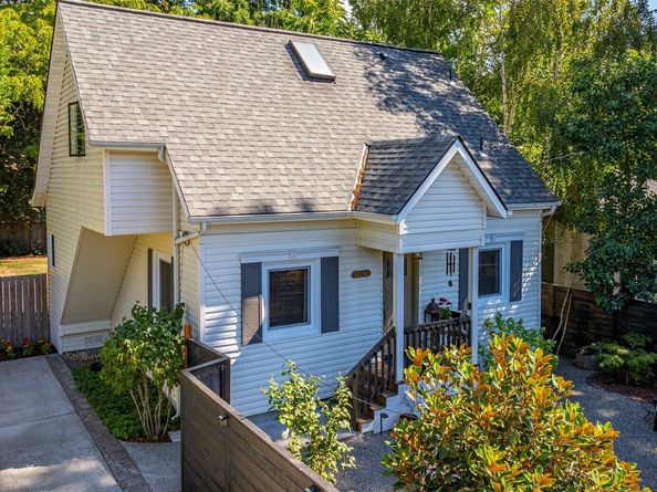 14332 Phinney Avenue N, Seattle WA 98133