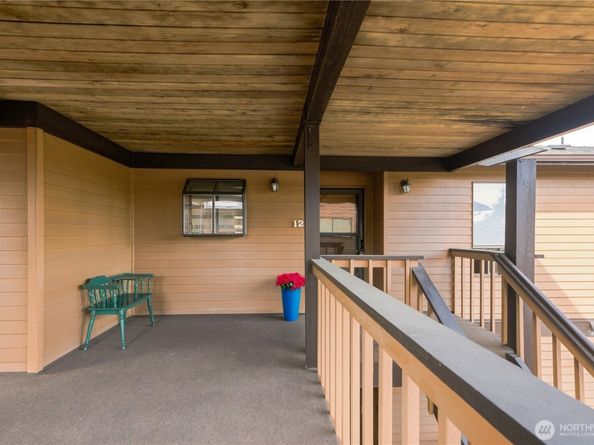 15525 6th Avenue SW 12, Burien WA 98166