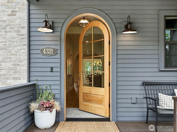 4321 NE 57th Street, Seattle WA 98105