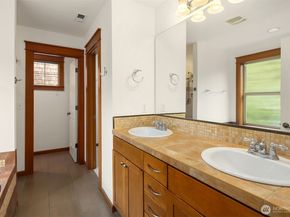 1905 NE 125th Street, Seattle WA 98125