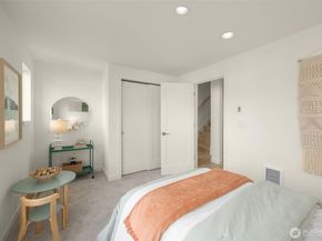8313 C 12th Avenue NW, Seattle WA 98117