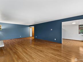 3041 24th Avenue W, Seattle WA 98199