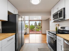 3041 24th Avenue W, Seattle WA 98199