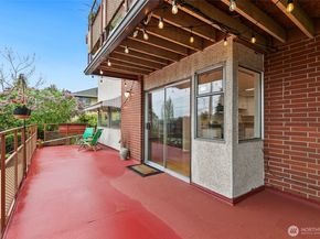 3041 24th Avenue W, Seattle WA 98199