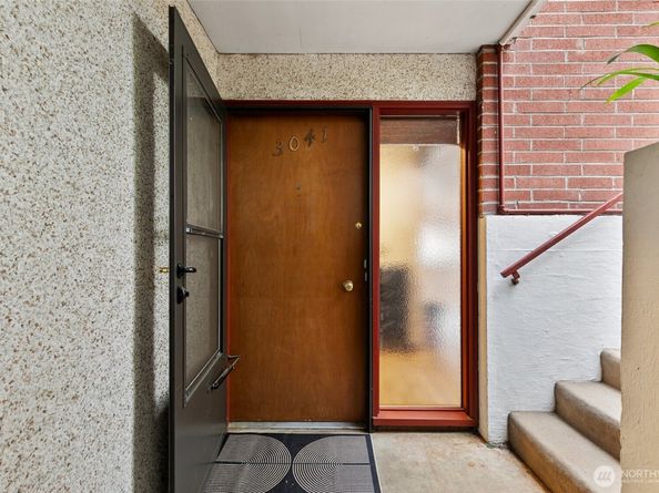 3041 24th Avenue W, Seattle WA 98199
