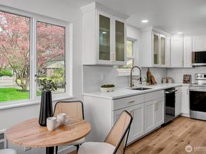 560 NE Alder Street, Issaquah WA 98027