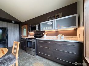 17 B Whidbey Island Drive, Hat Island WA 98206