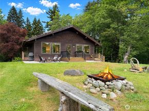 17 B Whidbey Island Drive, Hat Island WA 98206