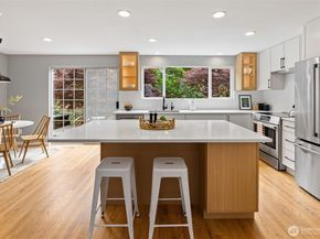 9226 Matthews Avenue NE, Seattle WA 98115