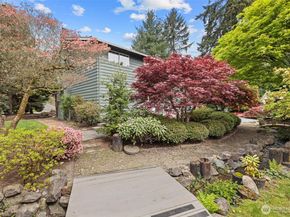 9226 Matthews Avenue NE, Seattle WA 98115