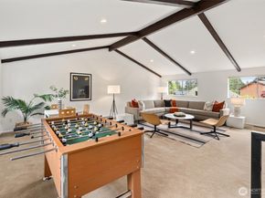 9226 Matthews Avenue NE, Seattle WA 98115