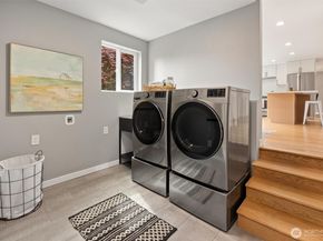 9226 Matthews Avenue NE, Seattle WA 98115