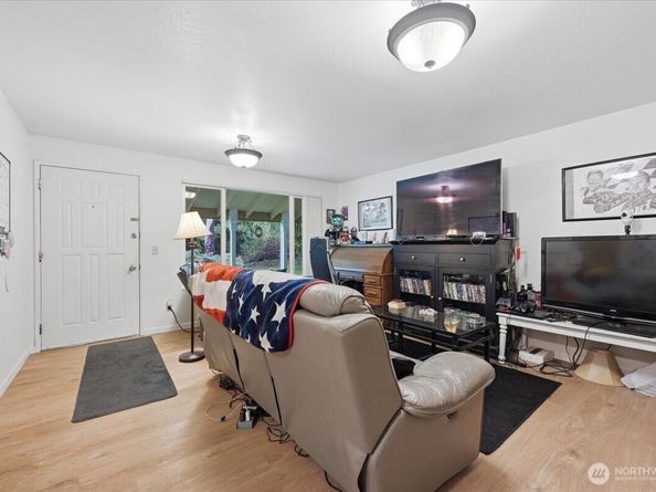 23247 35th Avenue W, Brier WA 98036