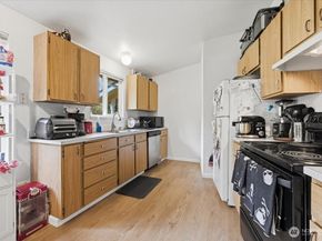 23247 35th Avenue W, Brier WA 98036
