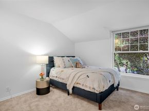 7928 SE 76th Street, Mercer Island WA 98040