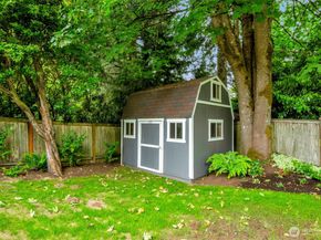 7928 SE 76th Street, Mercer Island WA 98040