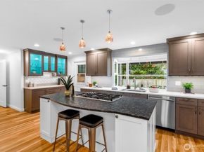 7928 SE 76th Street, Mercer Island WA 98040