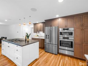 7928 SE 76th Street, Mercer Island WA 98040