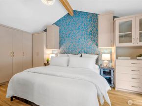 7928 SE 76th Street, Mercer Island WA 98040