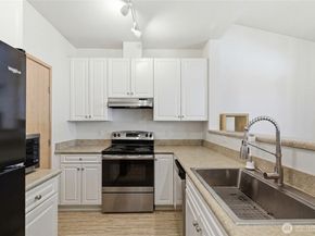 10825 SE 200th Street H206, Kent WA 98031