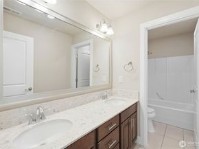 17812 33RD Avenue SE 29, Bothell WA 98012