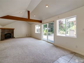 1918 S Lake Stickney Dr, Lynnwood WA 98087