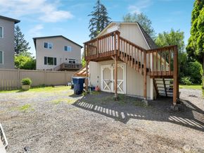 1918 S Lake Stickney Dr, Lynnwood WA 98087