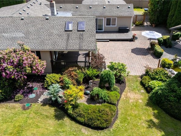 1918 S Lake Stickney Dr, Lynnwood WA 98087