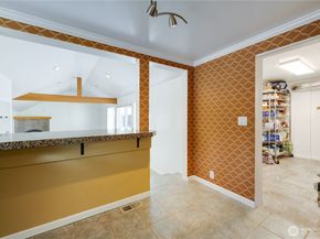 1918 S Lake Stickney Dr, Lynnwood WA 98087
