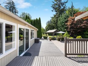 1918 S Lake Stickney Dr, Lynnwood WA 98087