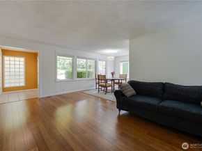 1918 S Lake Stickney Dr, Lynnwood WA 98087
