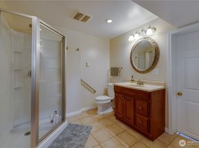 1918 S Lake Stickney Dr, Lynnwood WA 98087