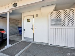 5624 Roosevelt Way NE 202, Seattle WA 98105