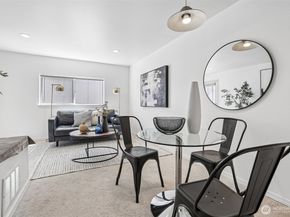 5624 Roosevelt Way NE 202, Seattle WA 98105