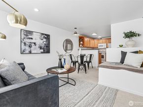 5624 Roosevelt Way NE 202, Seattle WA 98105