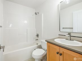 6625 SW 198th Place, Lynnwood WA 98036