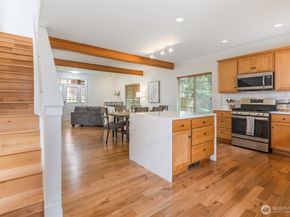 6625 SW 198th Place, Lynnwood WA 98036