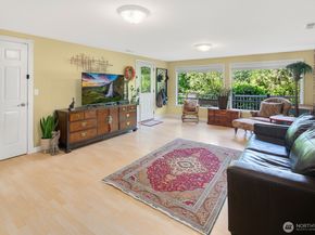 1133 8th Drive, Mukilteo WA 98275