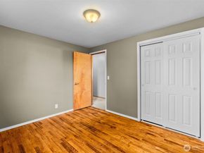 20414 20th Place W, Lynnwood WA 98036