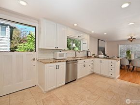 9515 Linden Avenue N, Seattle WA 98103