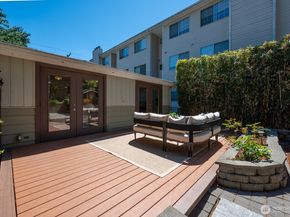 9515 Linden Avenue N, Seattle WA 98103
