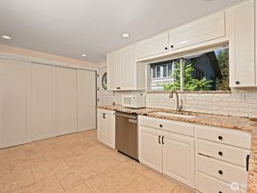 9515 Linden Avenue N, Seattle WA 98103
