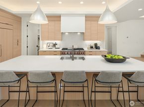 16711 NE 16th Place, Bellevue WA 98008