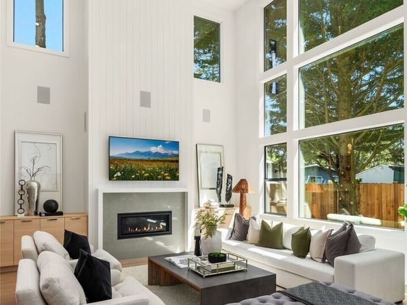 16711 NE 16th Place, Bellevue WA 98008
